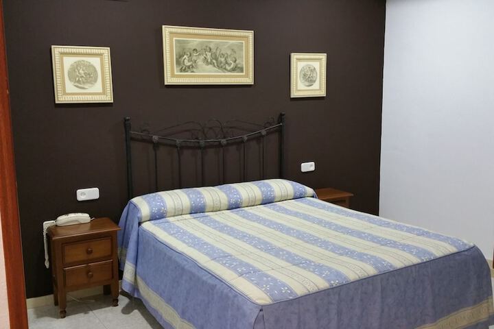 Room 13 of 36