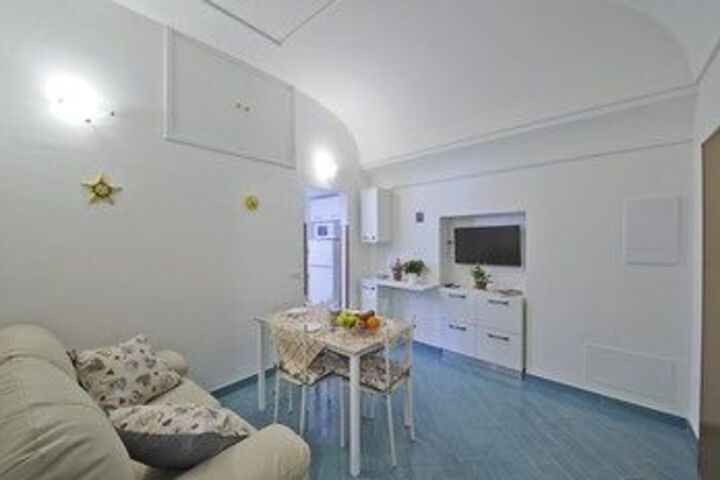 Room 14 of 18