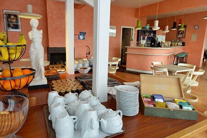 Breakfast/Coffee Service 25 of 41
