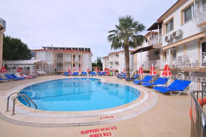 Pools & Facilities