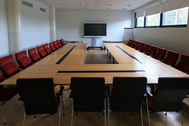 Business Center 2 of 14
