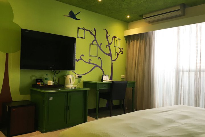 Room 11 of 49