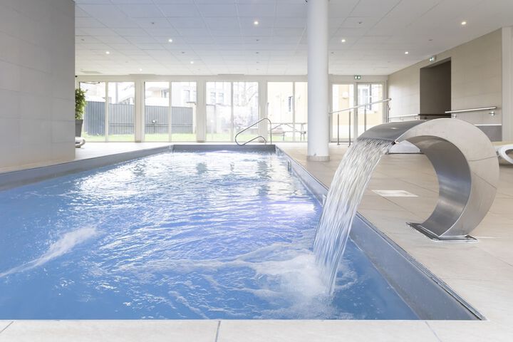 Hotel with Pool
