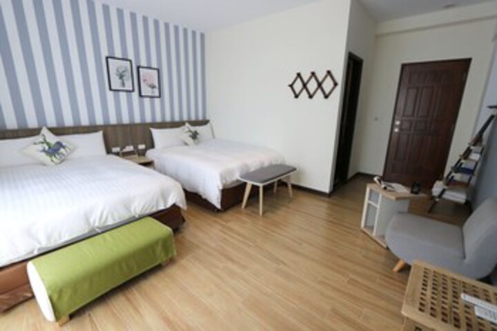 Room 13 of 22