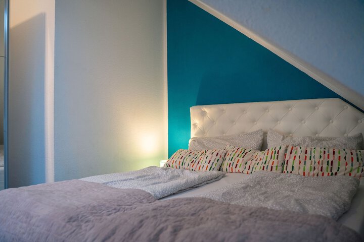 Room 27 of 77