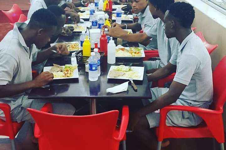 Dining 20 of 32