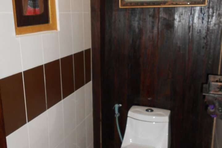 Room 10 of 28