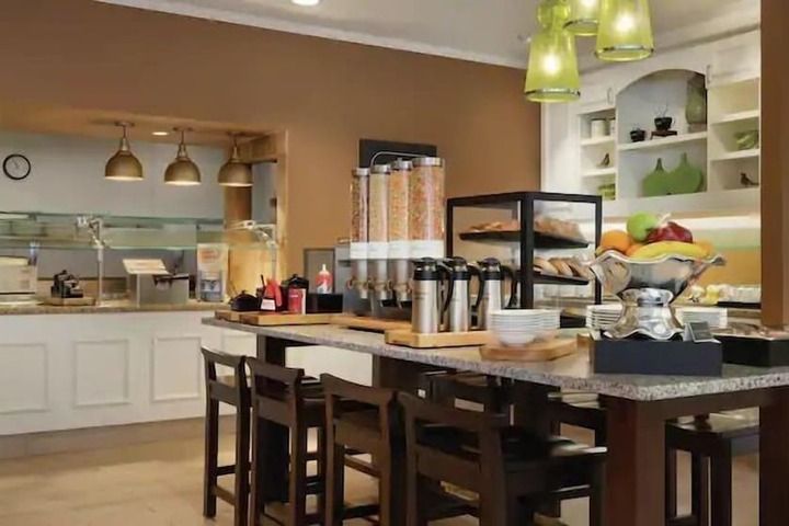 Breakfast area