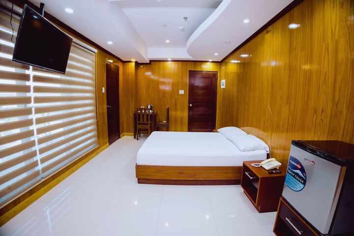Room 9 of 29