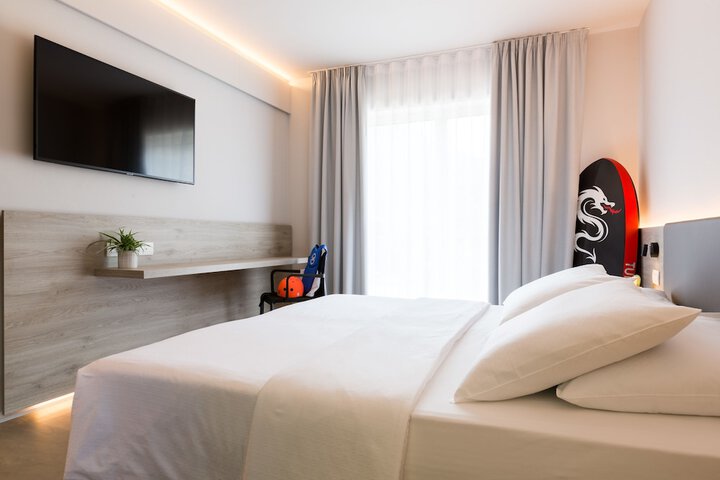 Room 15 of 119