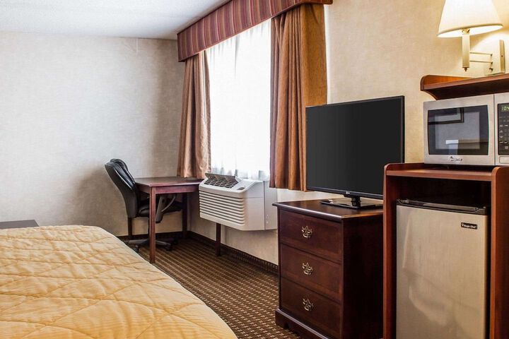 Room 25 of 46