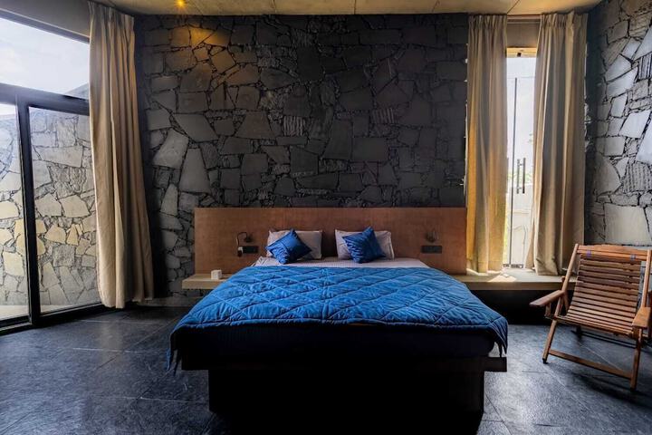 Room 2 of 12