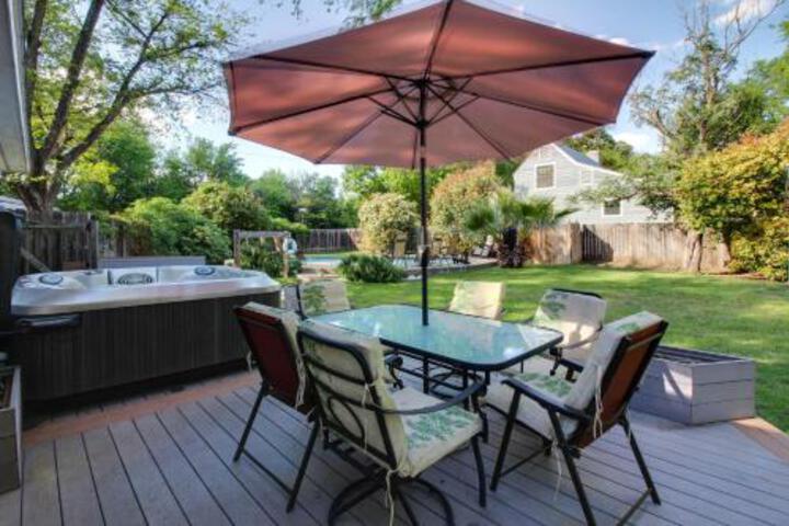 Cherry Creek Retreat in Fredericksburg, TX
