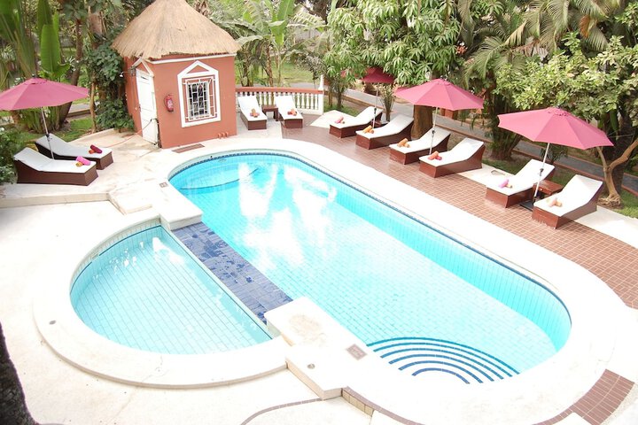 Pool 19 of 33