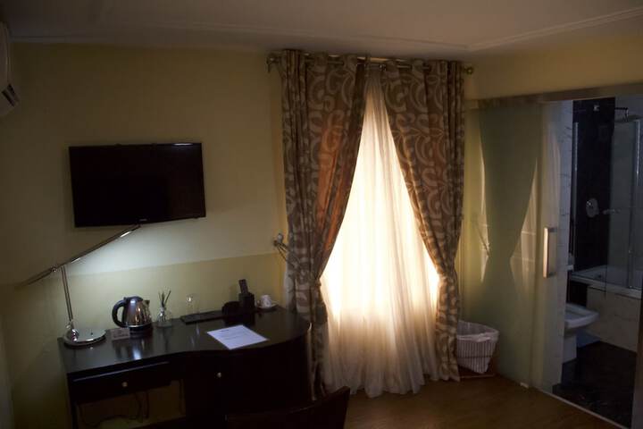 Room 21 of 44