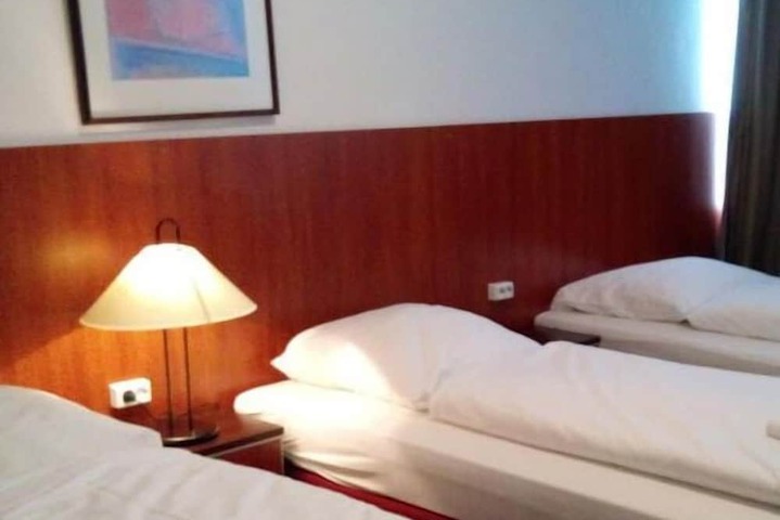 Room 2 of 22