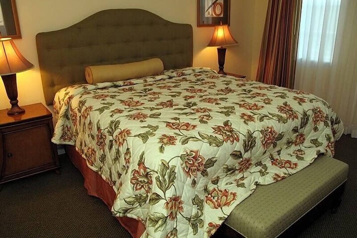 Room 4 of 20