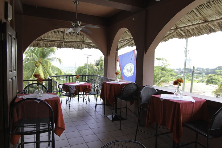 Dining 77 of 139