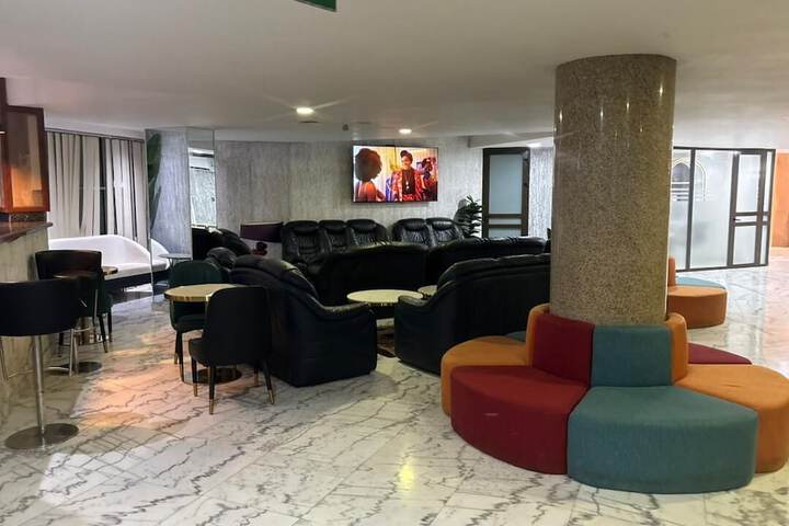 Lounge 60 of 63