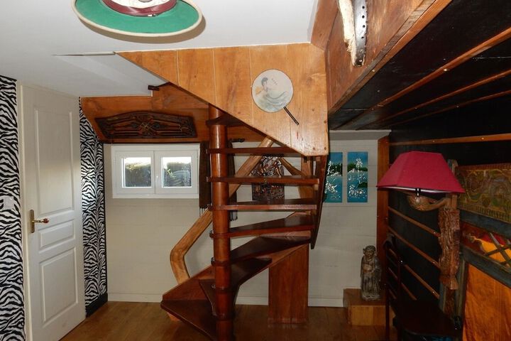 Room 36 of 122