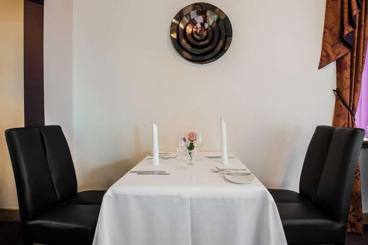 Dining 24 of 34