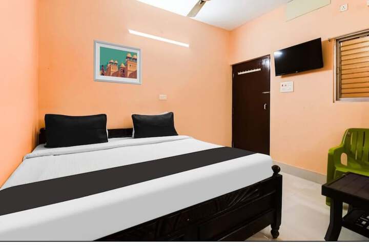 Room 4 of 11