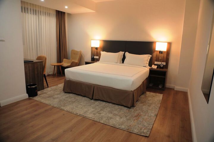 Room 3 of 36