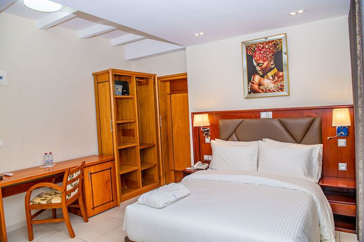 Room 7 of 44