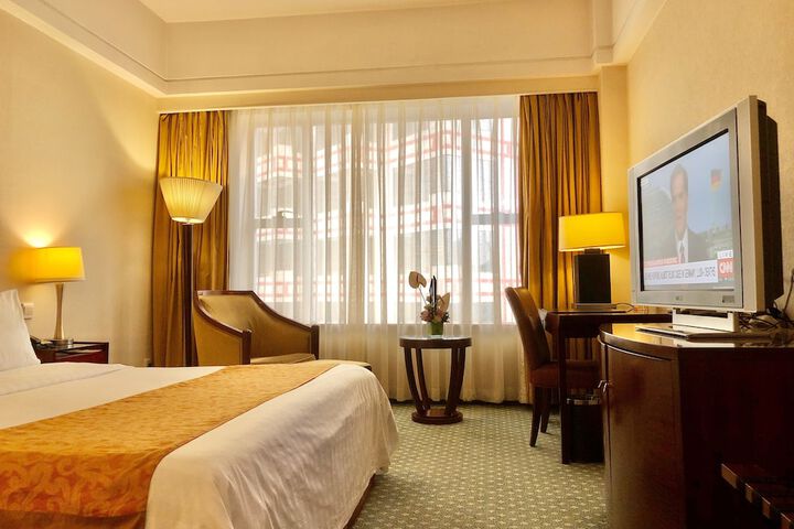 Room 8 of 23