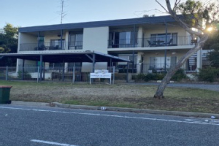 Hotel 9 of 204