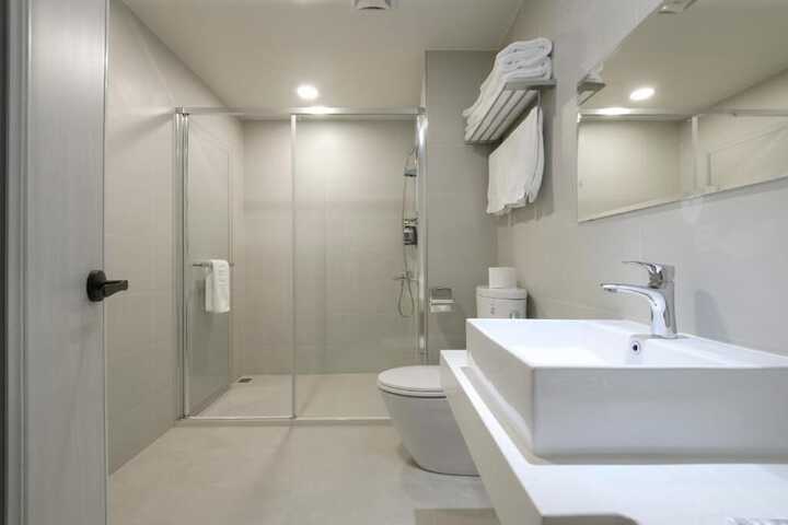 Room 30 of 41