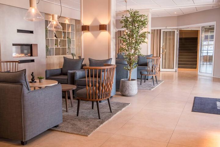 Guest Lobby