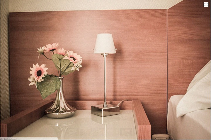 Room 10 of 37