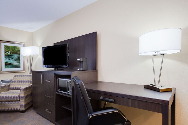 Room 12 of 32