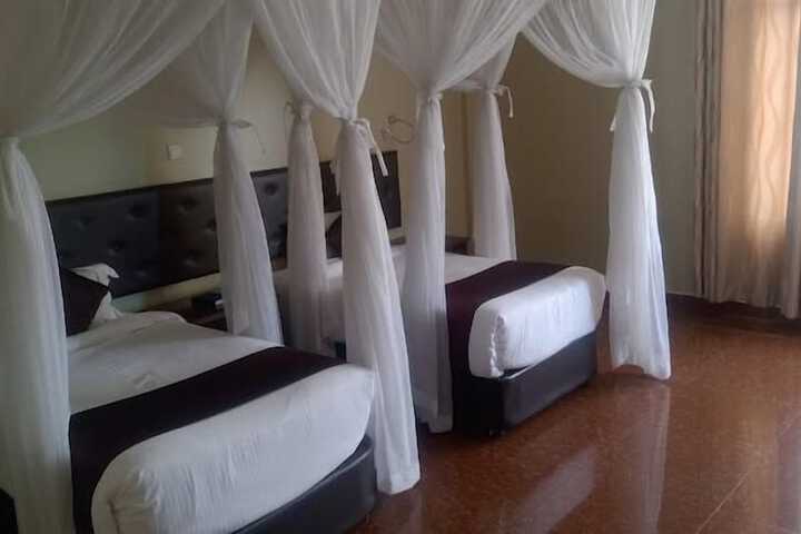 Room 4 of 38
