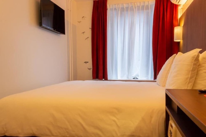 Room 34 of 71