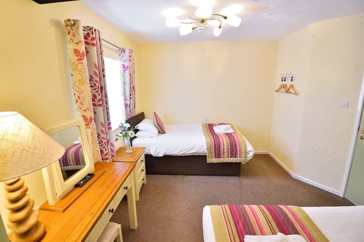Room 9 of 30