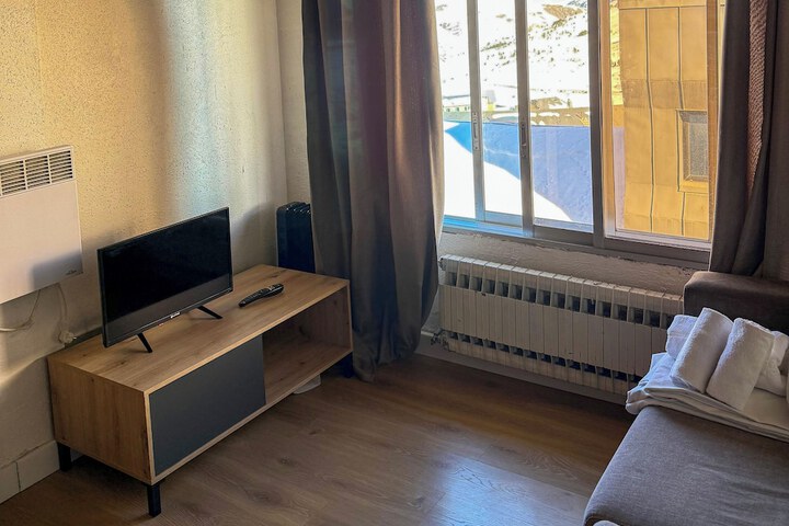 Room 5 of 15