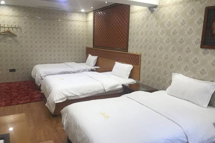 Room 3 of 9