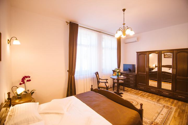 Room 41 of 90