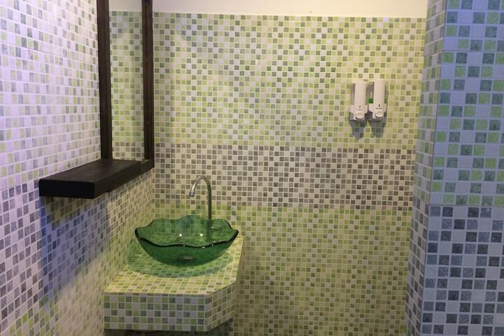 Room 21 of 63
