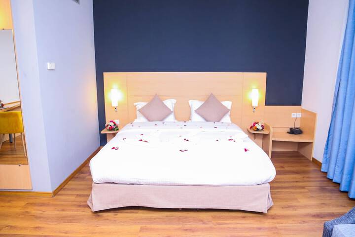 Room 37 of 147