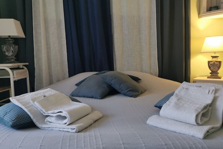 Room 6 of 15