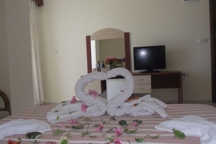 Room 3 of 17