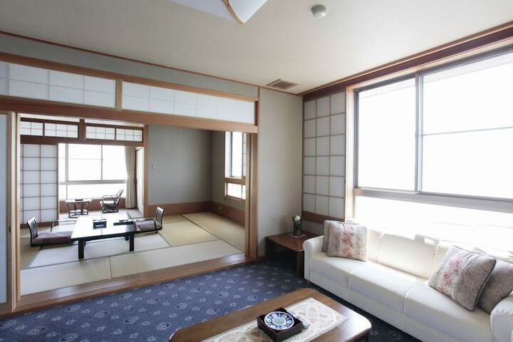 Room 11 of 75
