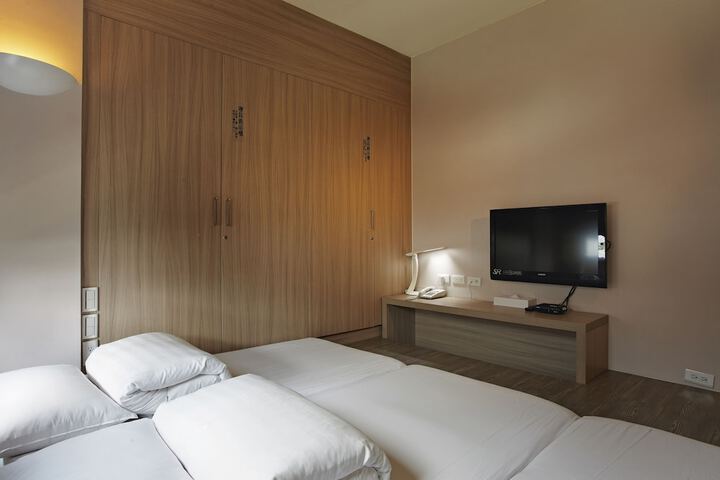 Room 11 of 51