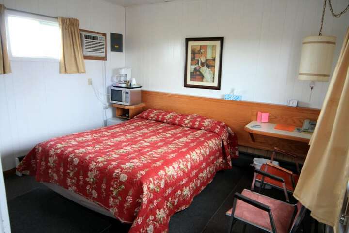 Room 5 of 10