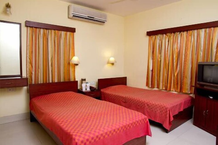 Room 12 of 96