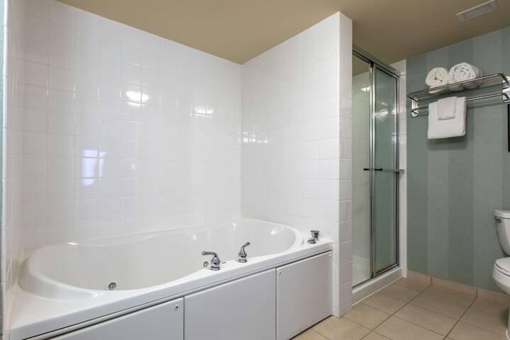 1 King Mobility Accessible with Bathtub (3 of 26)