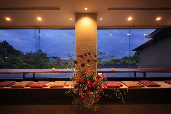 Guest Lobby